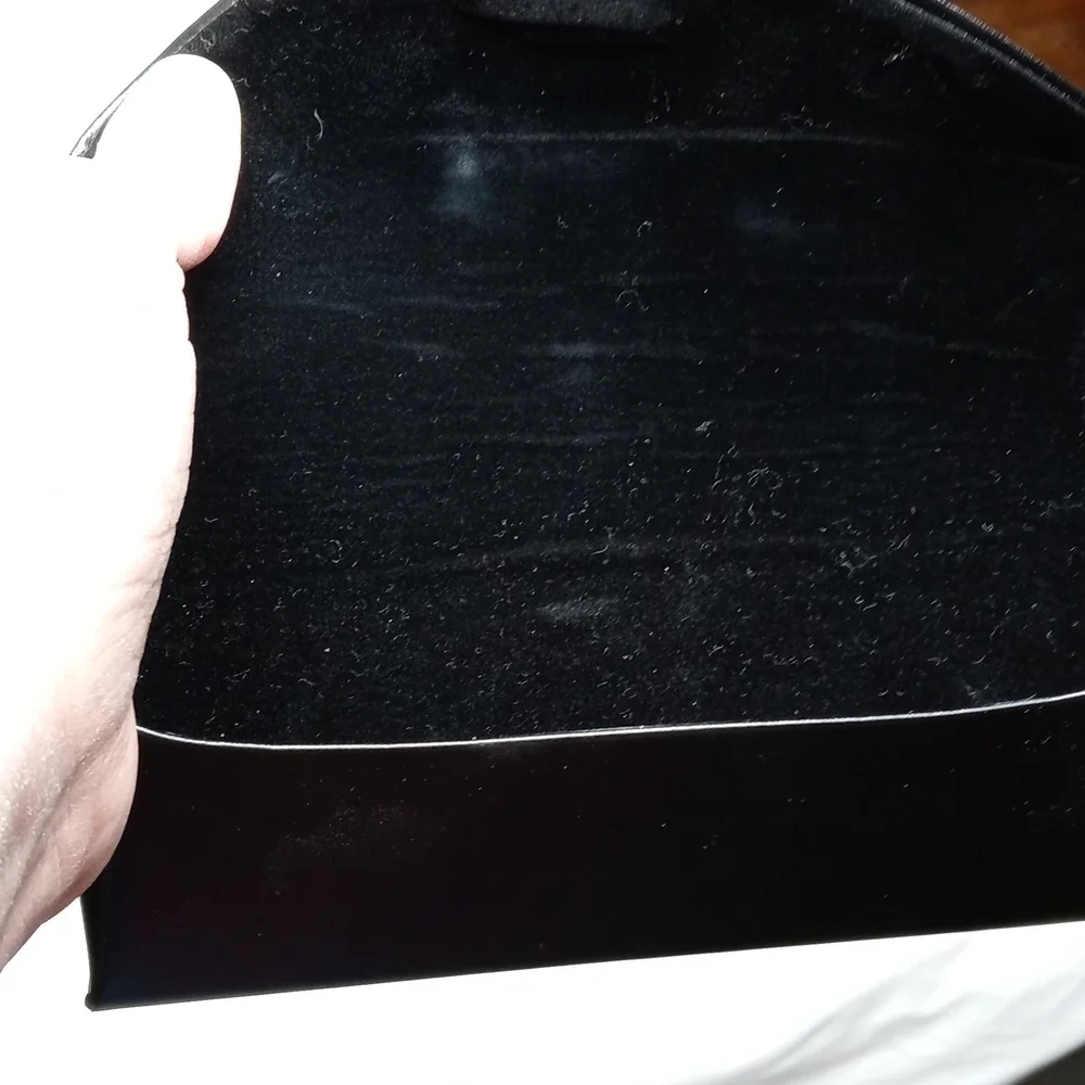 Christian Siriano3 piece glasses cases with one glasses wipe